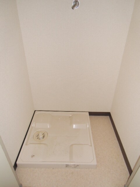 物件内観写真15　(洗濯機置場)