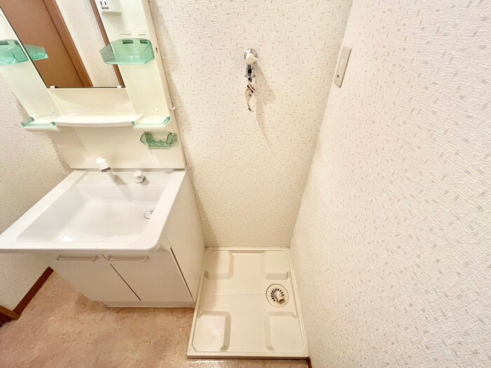 物件内観写真15　(洗濯機置場)