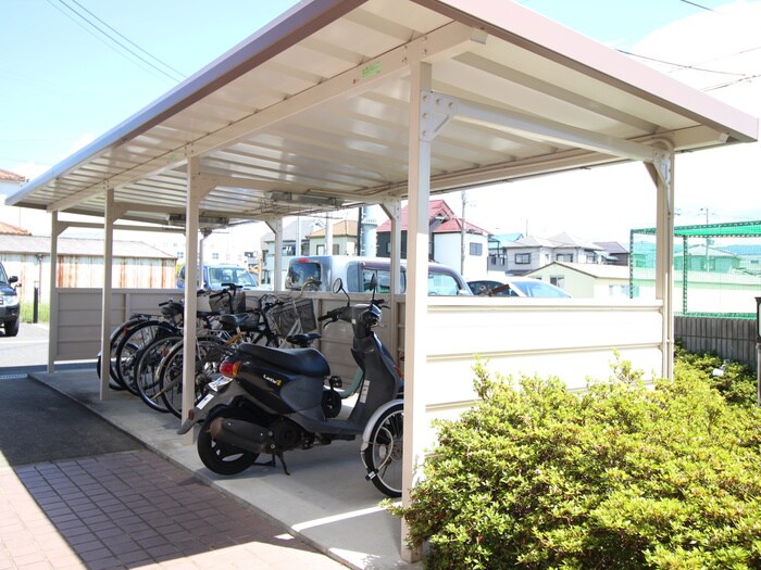 物件外観写真4　(駐輪場)