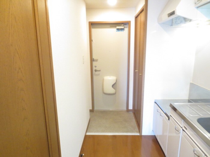 物件内観写真13　(玄関)