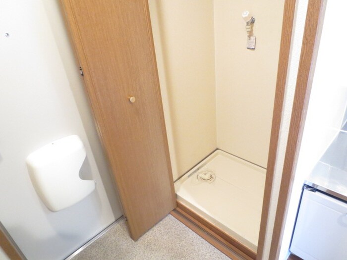 物件内観写真14　(洗濯機置場)