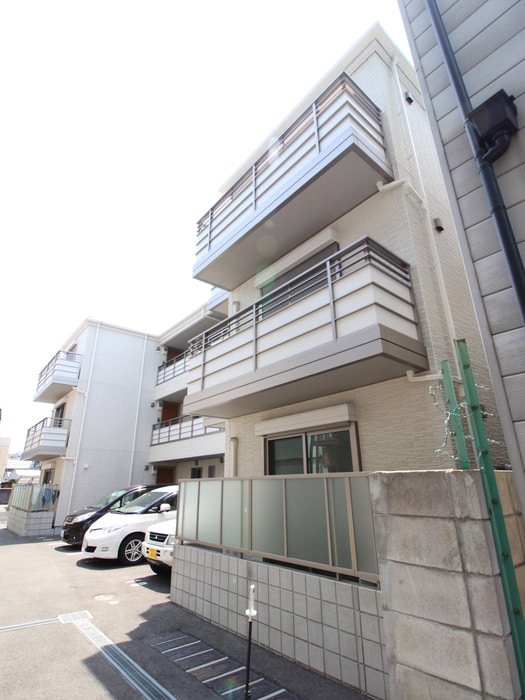 物件外観写真2　(駐輪場)