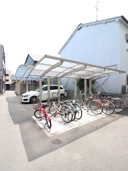 物件外観写真6　(駐輪場)