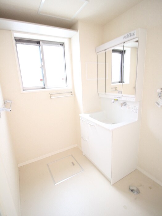 物件内観写真17　(洗濯機置場)