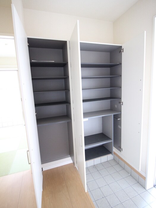 物件内観写真18　(靴箱)