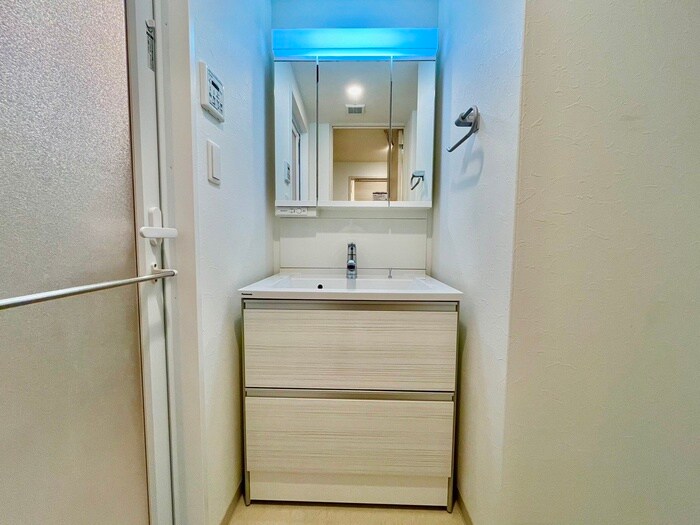 物件内観写真11　(洗面)