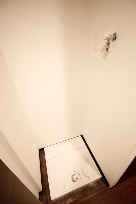 物件内観写真14　(洗濯機置場)