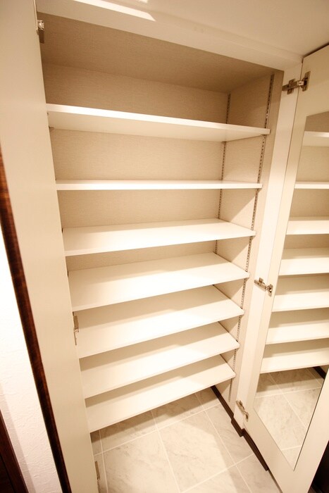 物件内観写真16　(靴箱)