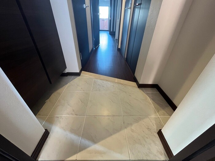 物件内観写真17　(玄関)