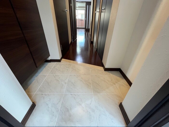 物件内観写真17　(玄関)