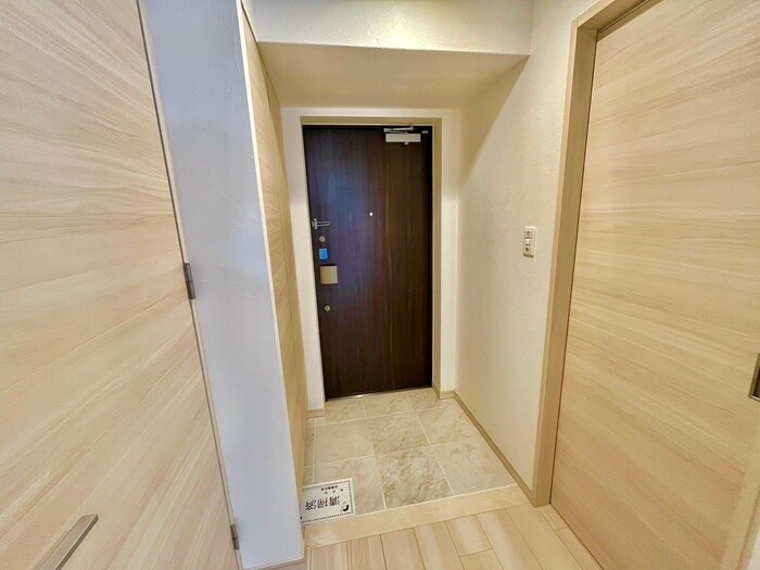 物件内観写真18　(玄関)