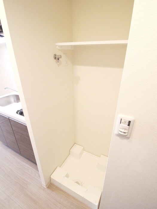 物件内観写真11　(洗濯機置場)