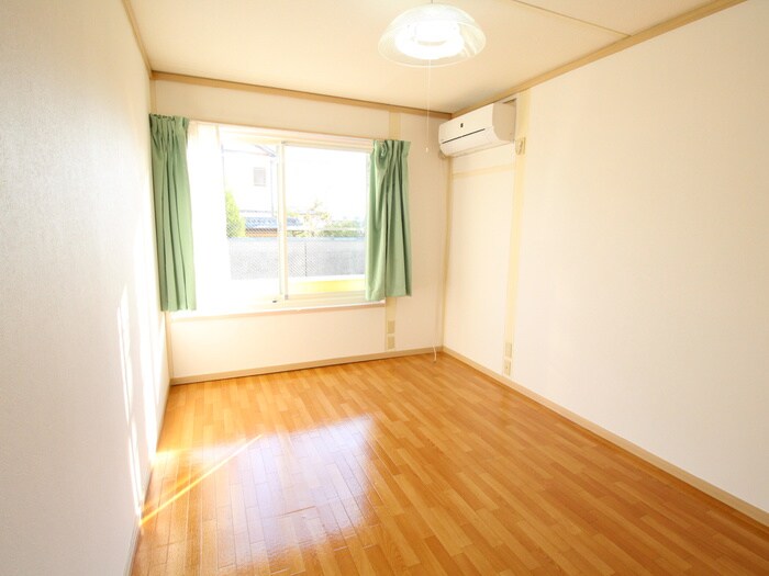 物件内観写真8　(居室)