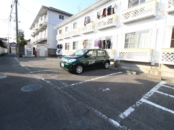 物件外観写真3　(駐車場)