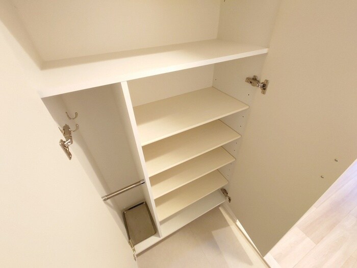 物件内観写真15　(靴箱)