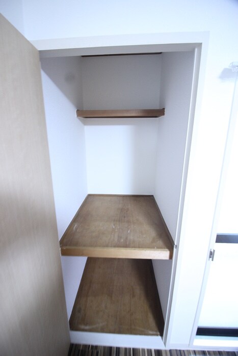 物件内観写真12　(収納)