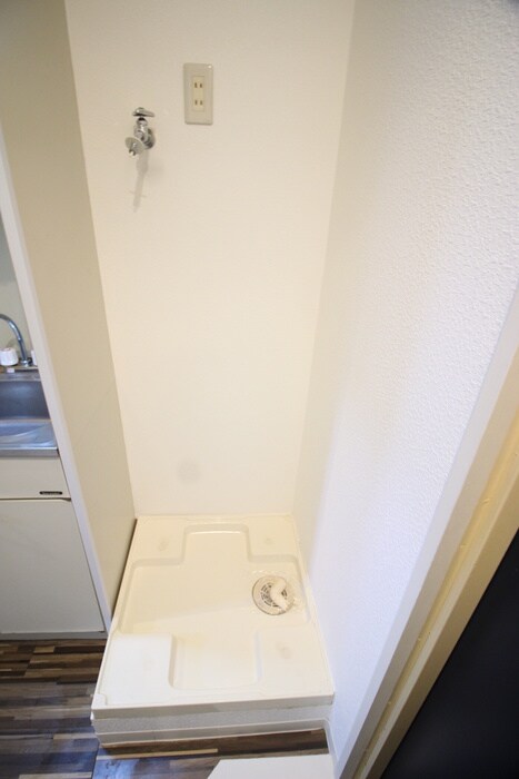 物件内観写真14　(洗濯機置場)