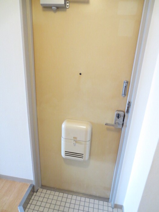 物件内観写真7　(玄関)