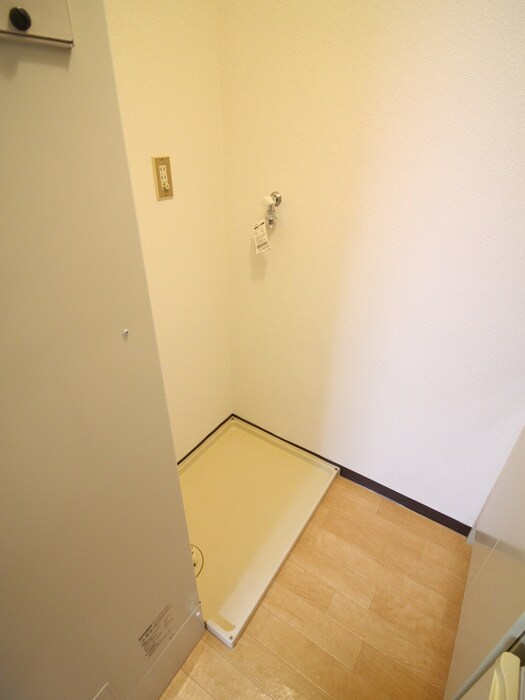 物件内観写真13　(洗濯機置場)