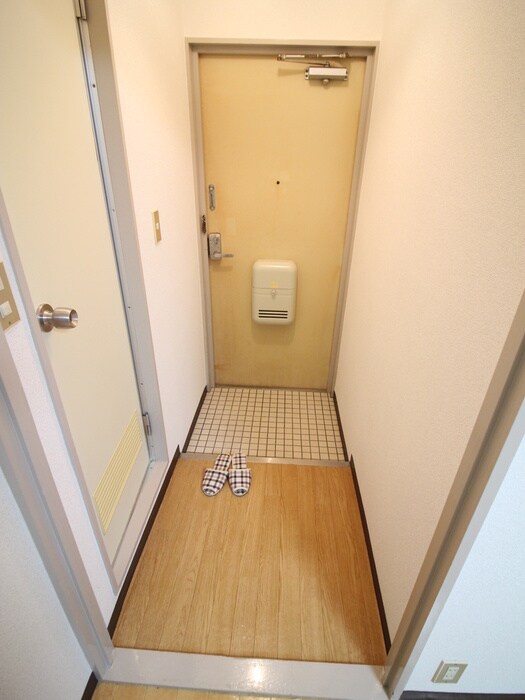 物件内観写真15　(玄関)