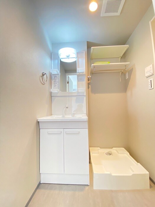 物件内観写真12　(洗濯機置場)