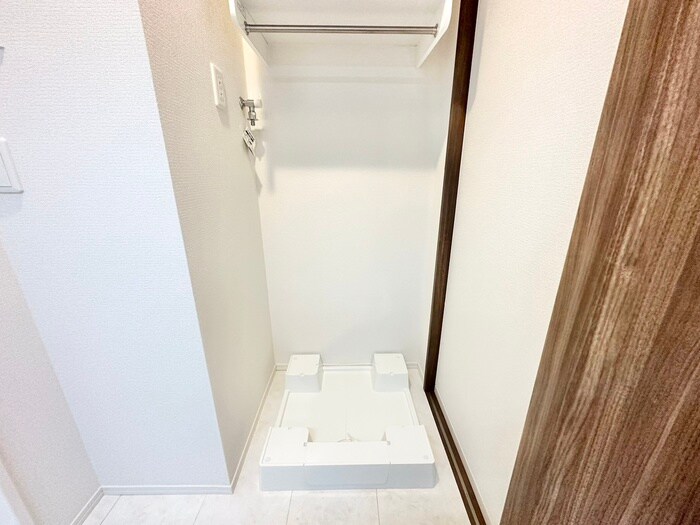 物件内観写真12　(洗濯機置場)