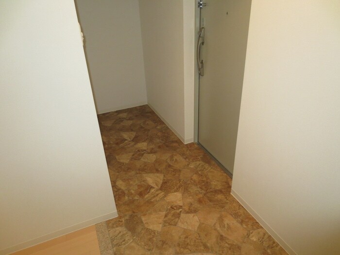 物件内観写真15　(玄関)