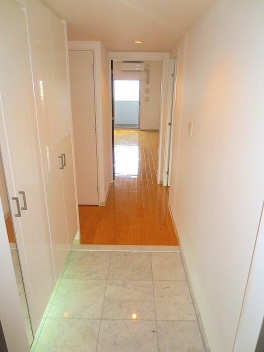 物件内観写真7　(廊下)