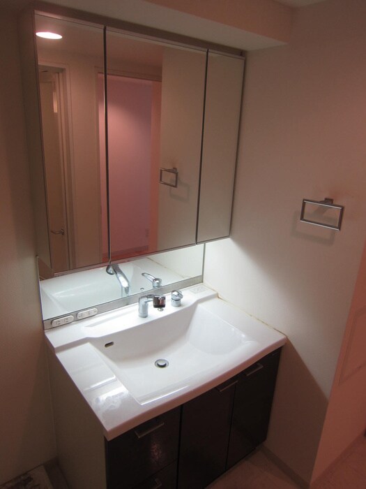 物件内観写真8　(洗面)