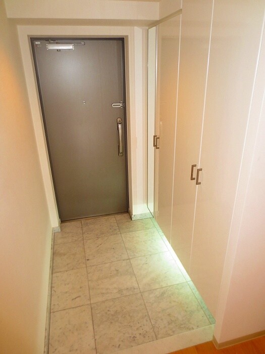 物件内観写真8　(靴箱)