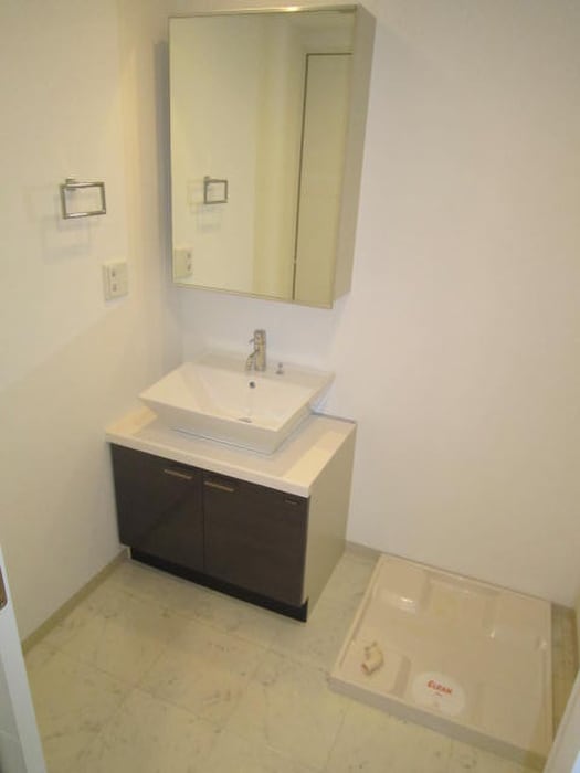 物件内観写真10　(洗濯機置場)