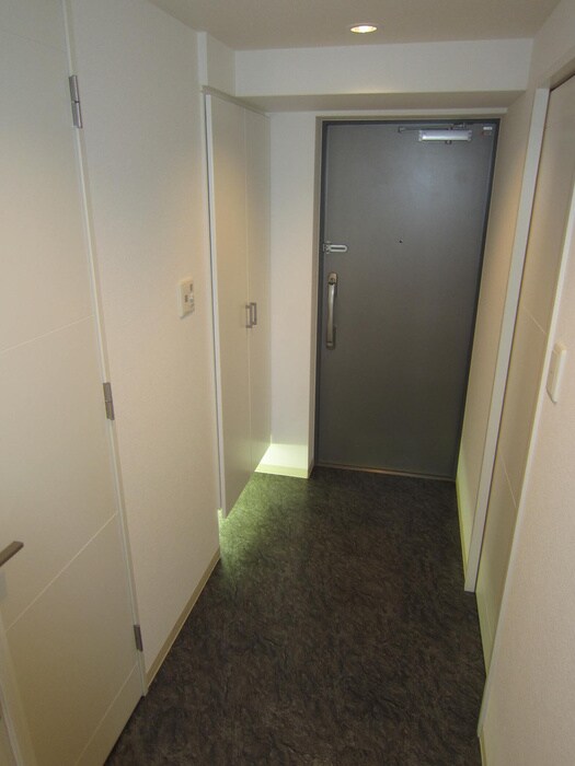 物件内観写真13　(玄関)