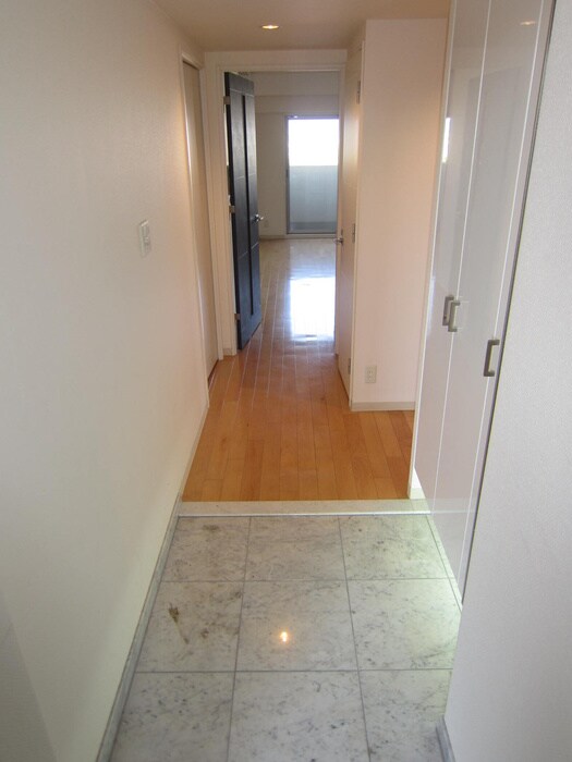 物件内観写真14　(廊下)