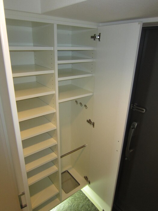 物件内観写真14　(靴箱)