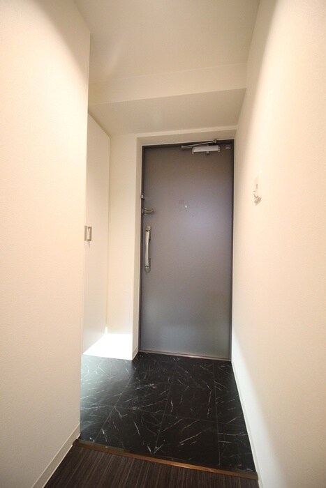 物件内観写真16　(玄関)