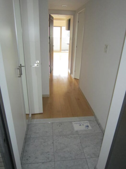 物件内観写真17　(玄関)