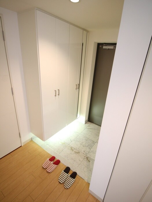 物件内観写真17　(玄関)