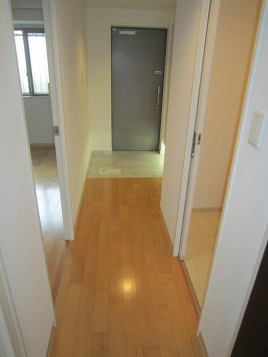物件内観写真18　(廊下)