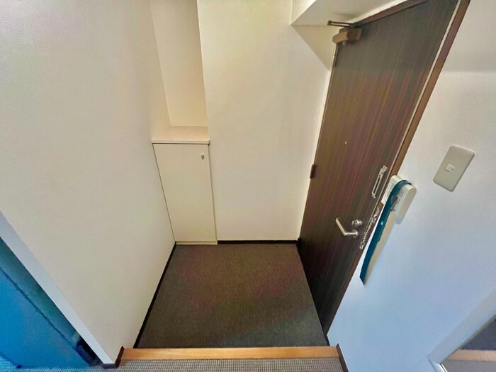 物件内観写真7　(玄関)