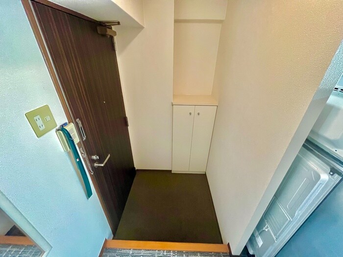 物件内観写真7　(玄関)