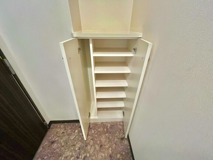 物件内観写真8　(靴箱)