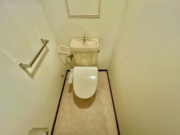 物件内観写真9　(トイレ)