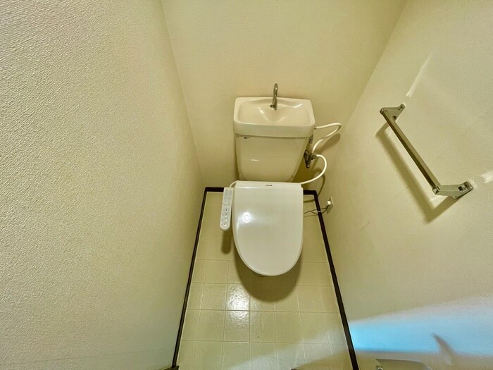 物件内観写真9　(トイレ)