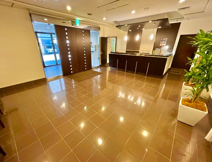 物件外観写真4　(エントランス部分)