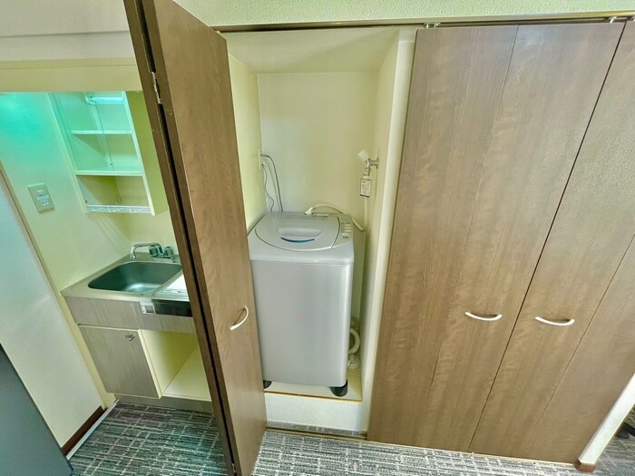 物件内観写真13　(洗濯機置場)