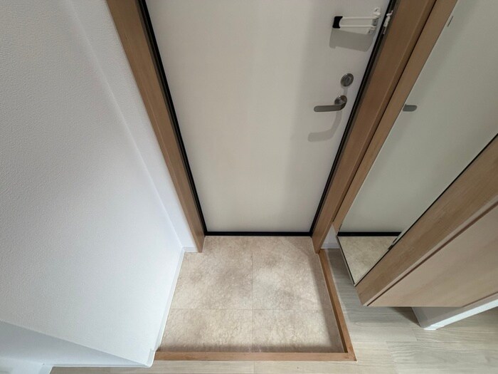 物件内観写真16　(玄関)