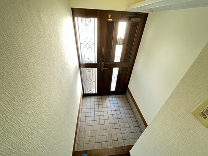 物件内観写真17　(玄関)