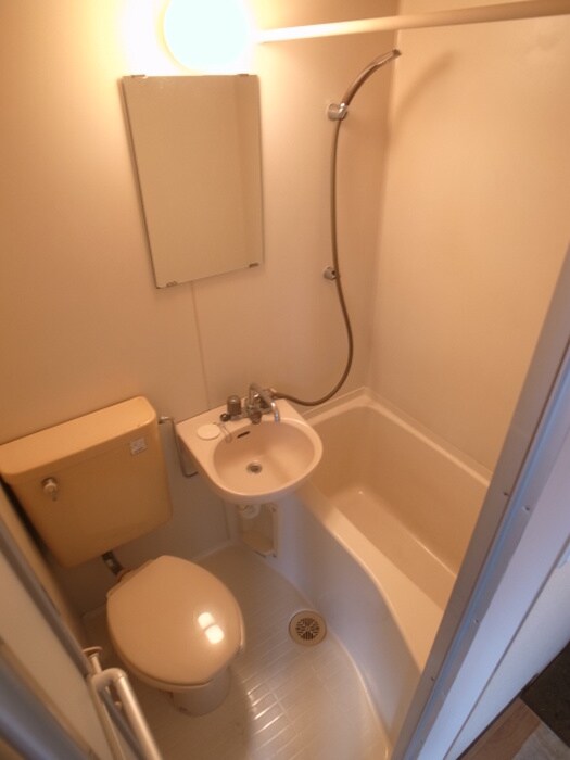 物件内観写真8　(トイレ)