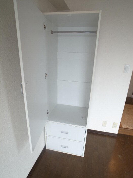 物件内観写真12　(収納)