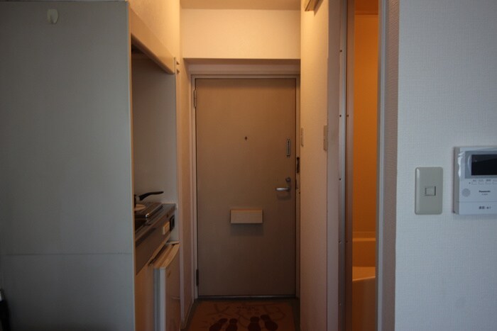 物件内観写真13　(玄関)